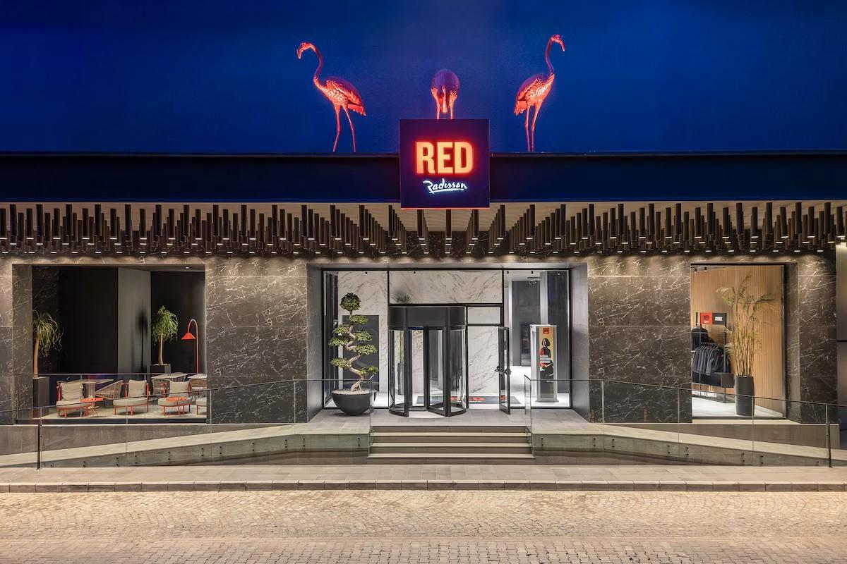 RADİSSON RED İZMİR POİNT BORNOVA HOTEL
