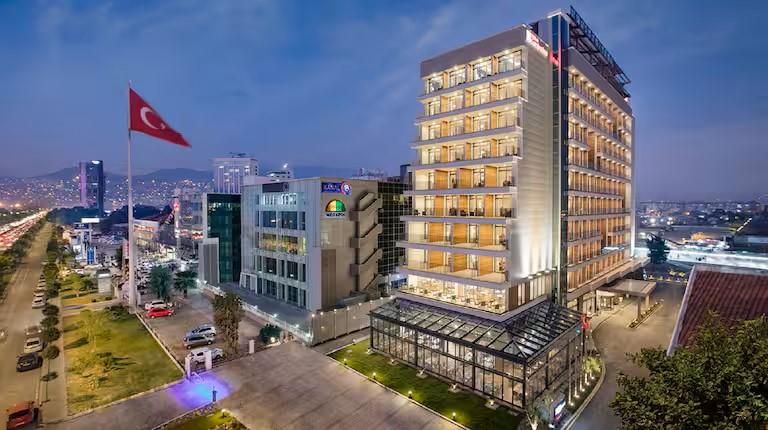 HILTON GARDEN INN İZMİR BAYRAKLI
